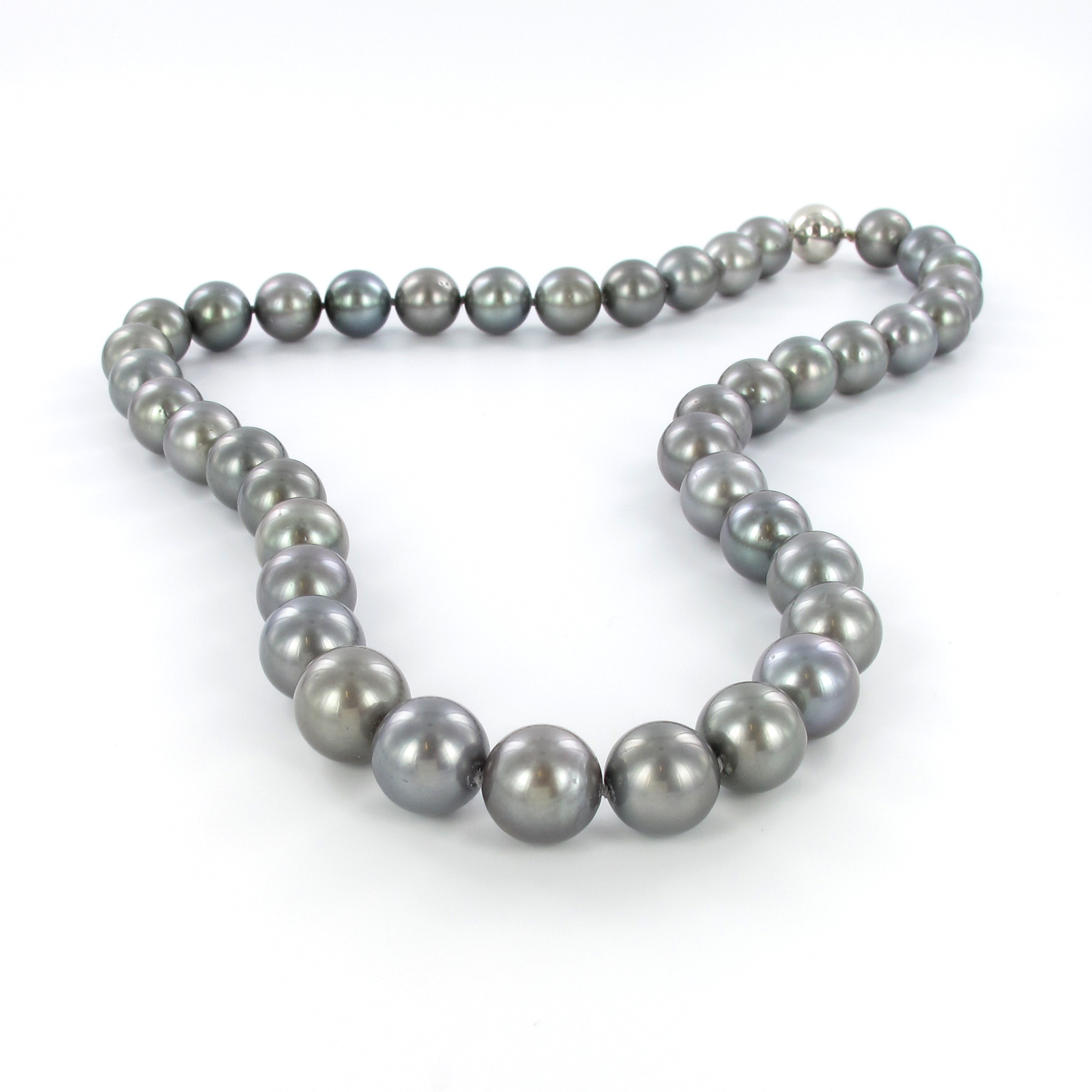 Tahitian Cultured Pearl Necklace with White Gold Clasp