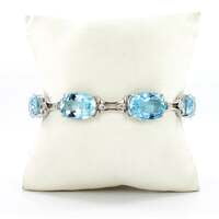 Fabulous H. Stern Aquamarine and Diamond Bracelet in 18 Karat White Gold