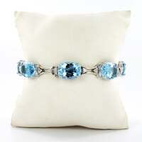 Fabulous H. Stern Aquamarine and Diamond Bracelet in 18 Karat White Gold