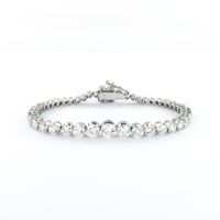 9.00 Carat Diamond Tennis Bracelet in 18 Karat White Gold 9.00 Carat Diamond Tennis Bracelet in 18 Karat White Gold