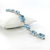 Fabulous H. Stern Aquamarine and Diamond Bracelet in 18 Karat White Gold