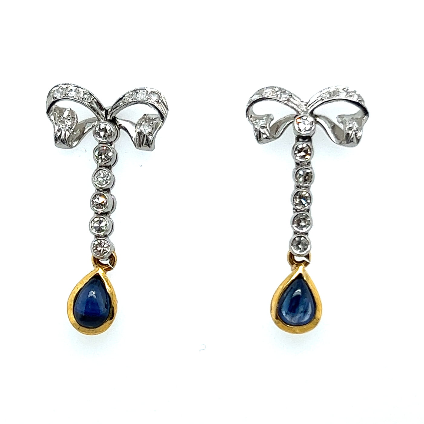 Lovely Diamond and Sapphire Bow-Earrings in Yellow Gold and Platinum