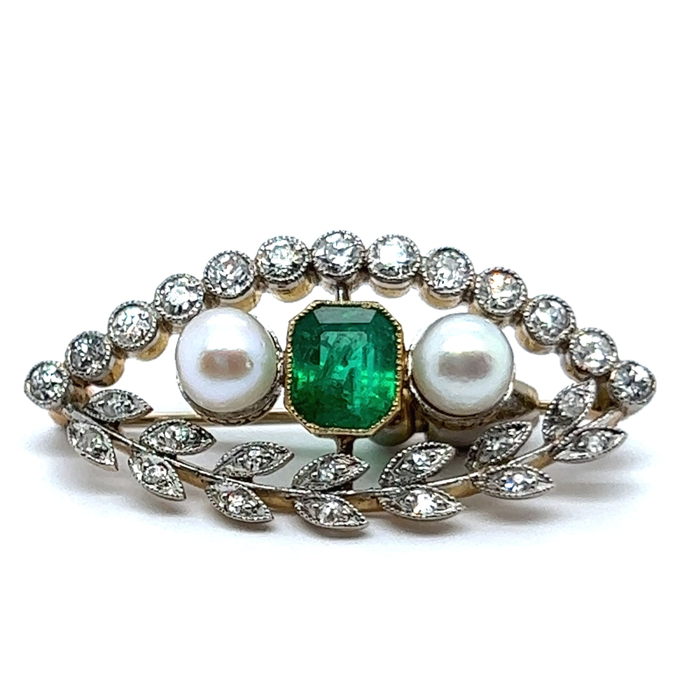 Charming Antique Brooch with Emerald and Old Cut Diamonds