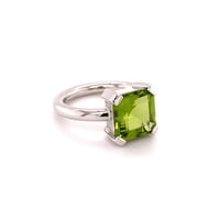 Juicy Green Peridot Set in White Gold 18 Karat Juicy Green Peridot Set in White Gold 18 Karat