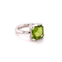 Juicy Green Peridot Set in White Gold 18 Karat