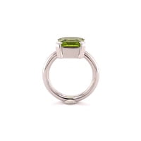 Juicy Green Peridot Set in White Gold 18 Karat