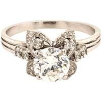 Attractive Diamond Ring in 18 Karat White Gold Attractive Diamond Ring in 18 Karat White Gold
