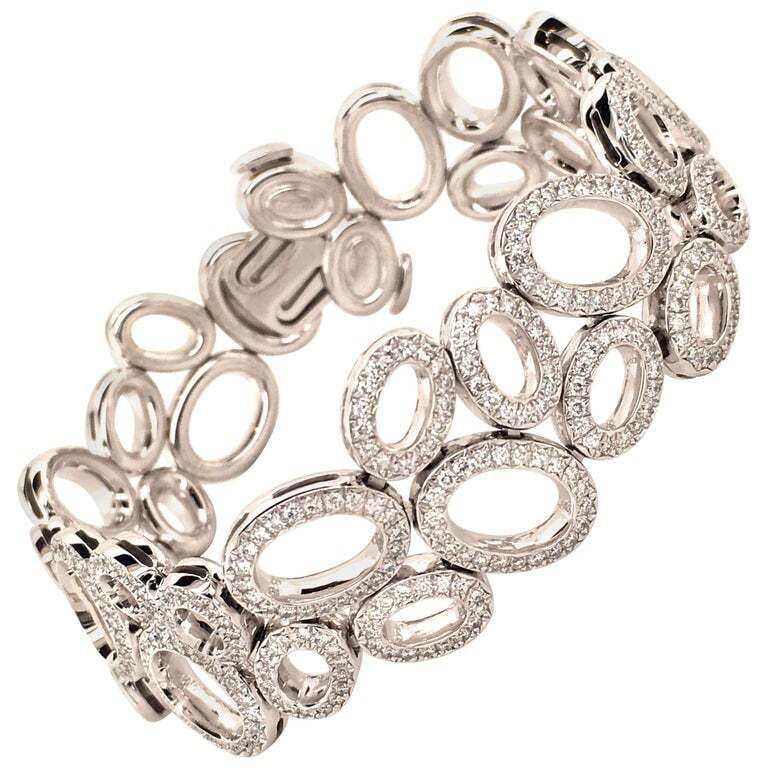 Superb Diamond Bracelet in White Gold by Gübelin Superb Diamond Bracelet in White Gold by Gübelin