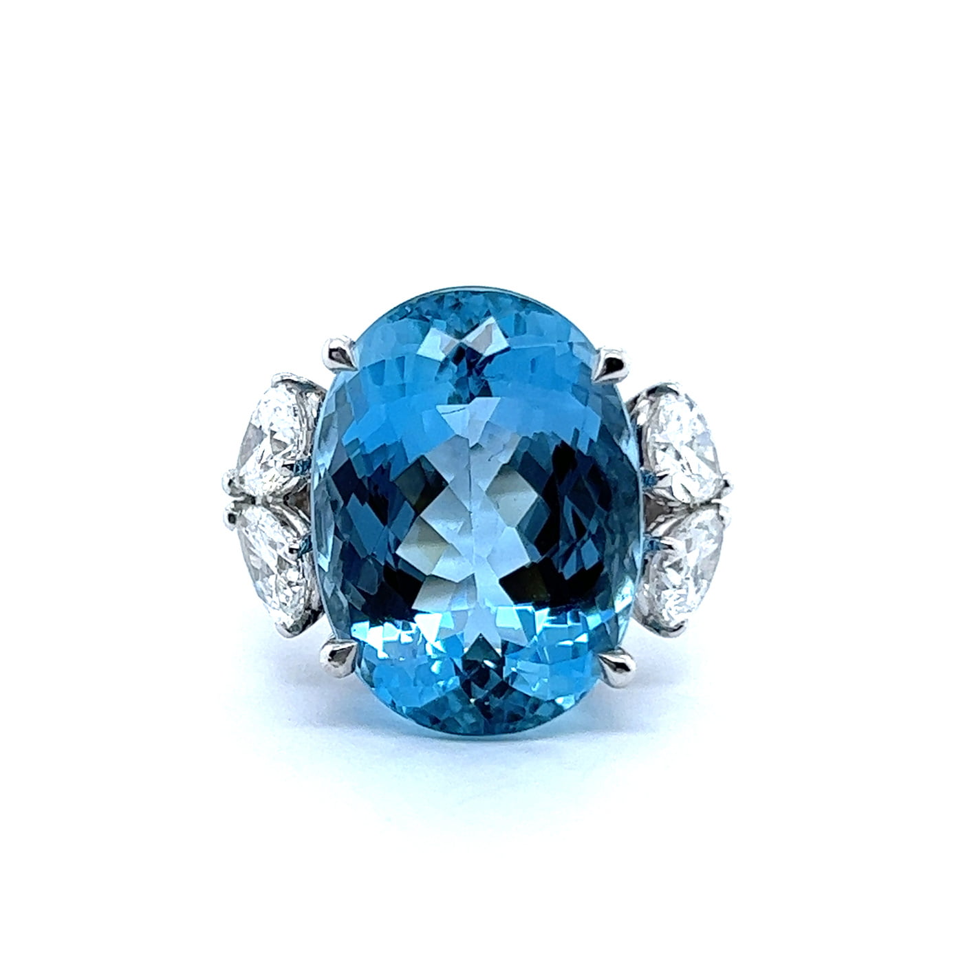 アナザーエデン メリナセット4点 Round Aquamarine Side Stone Engagement Ring with Diamonds