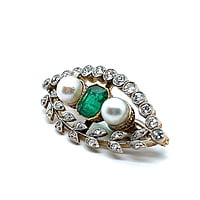 Charming Antique Brooch with Emerald and Old Cut Diamonds Charming Antique Brooch with Emerald and Old Cut Diamonds