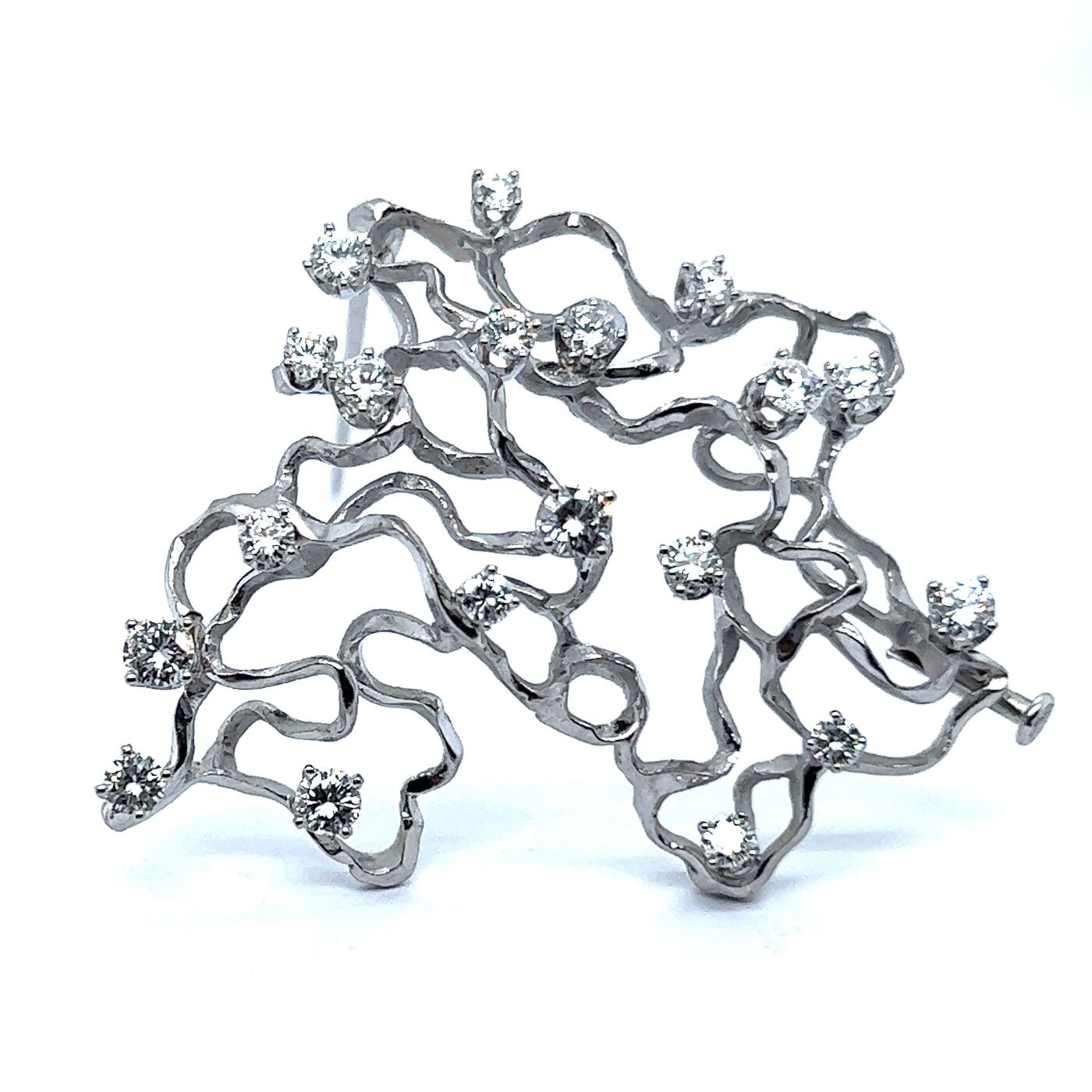 Aerial Diamond Brooch in 18 Karat White Gold Aerial Diamond Brooch in 18 Karat White Gold