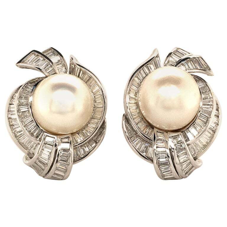 Stunning South Sea Cultured Pearls Earrings in White Gold 750 with Diamonds Stunning South Sea Cultured Pearls Earrings in White Gold 750 with Diamonds