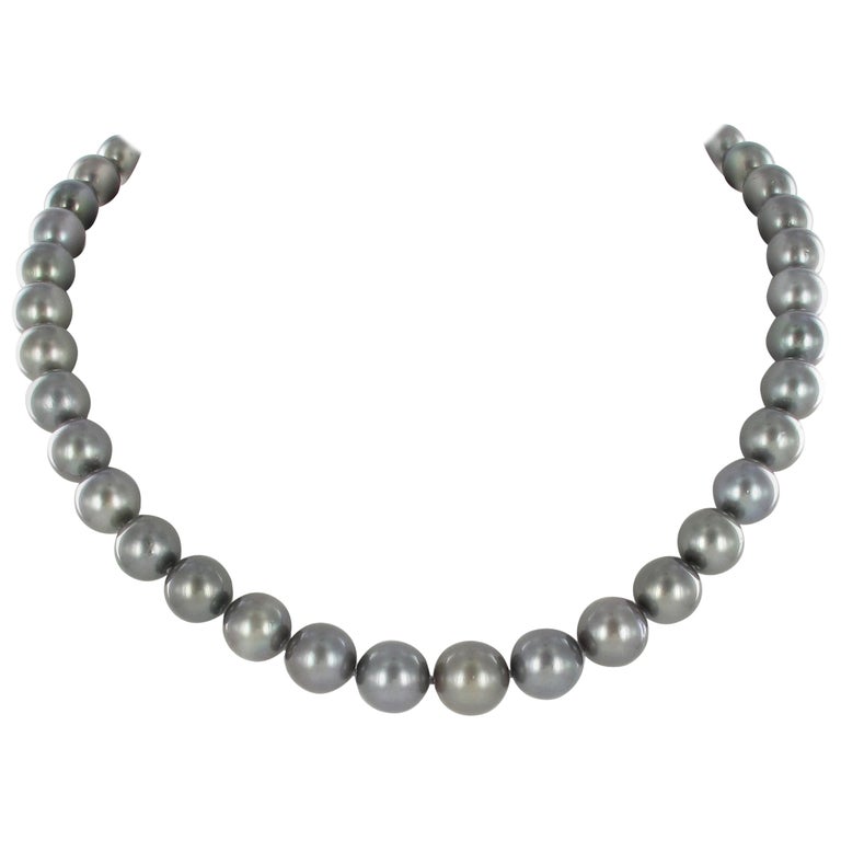 Tahitian Cultured Pearl Necklace with White Gold Clasp