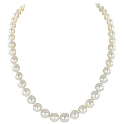White South Sea Cultured Pearl Necklace Consisting of 49 Pearls