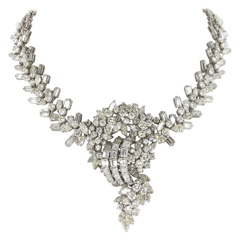 Impressive Diamond Necklace in White Gold 18 Karat
