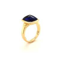 Sugarloaf Sapphire Ring in Yellow Gold