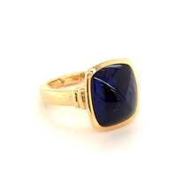 Sugarloaf Sapphire Ring in Yellow Gold