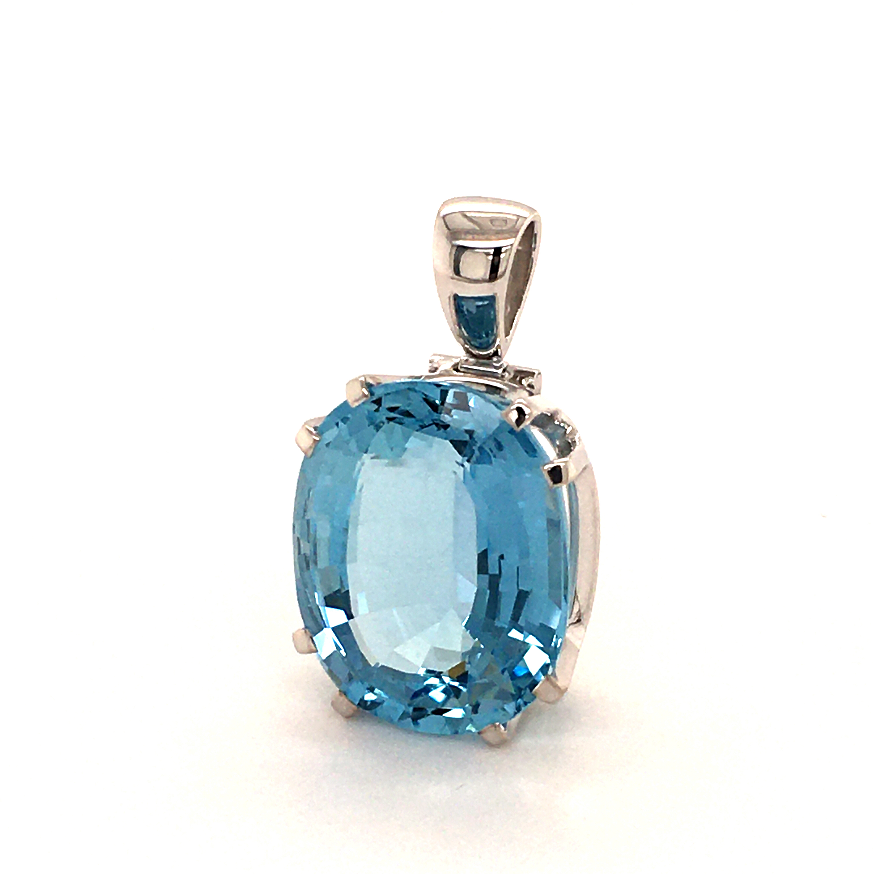 13ct Aquamarine Diamond White Gold Pendant